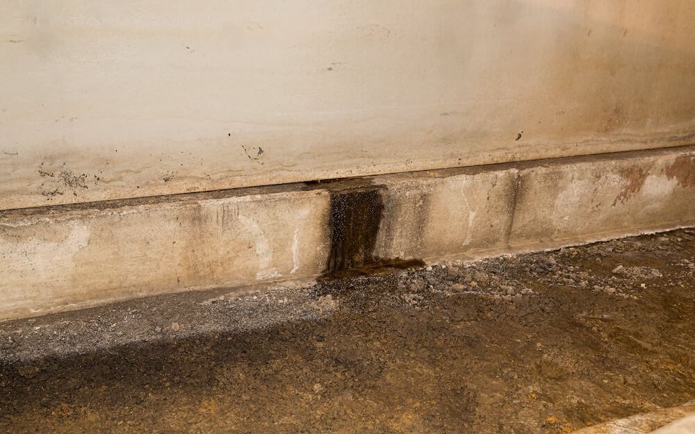 water coming into a crawlspace