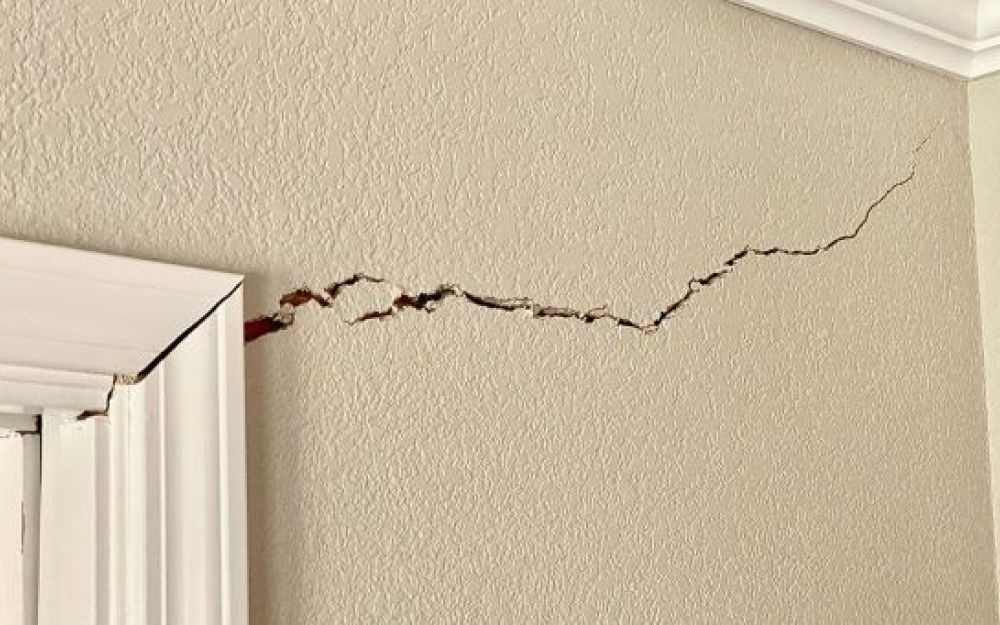 Structural Repair - Drywall Crack